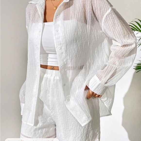 Dresses & Skirts - Beautiful beach shirt and shorts